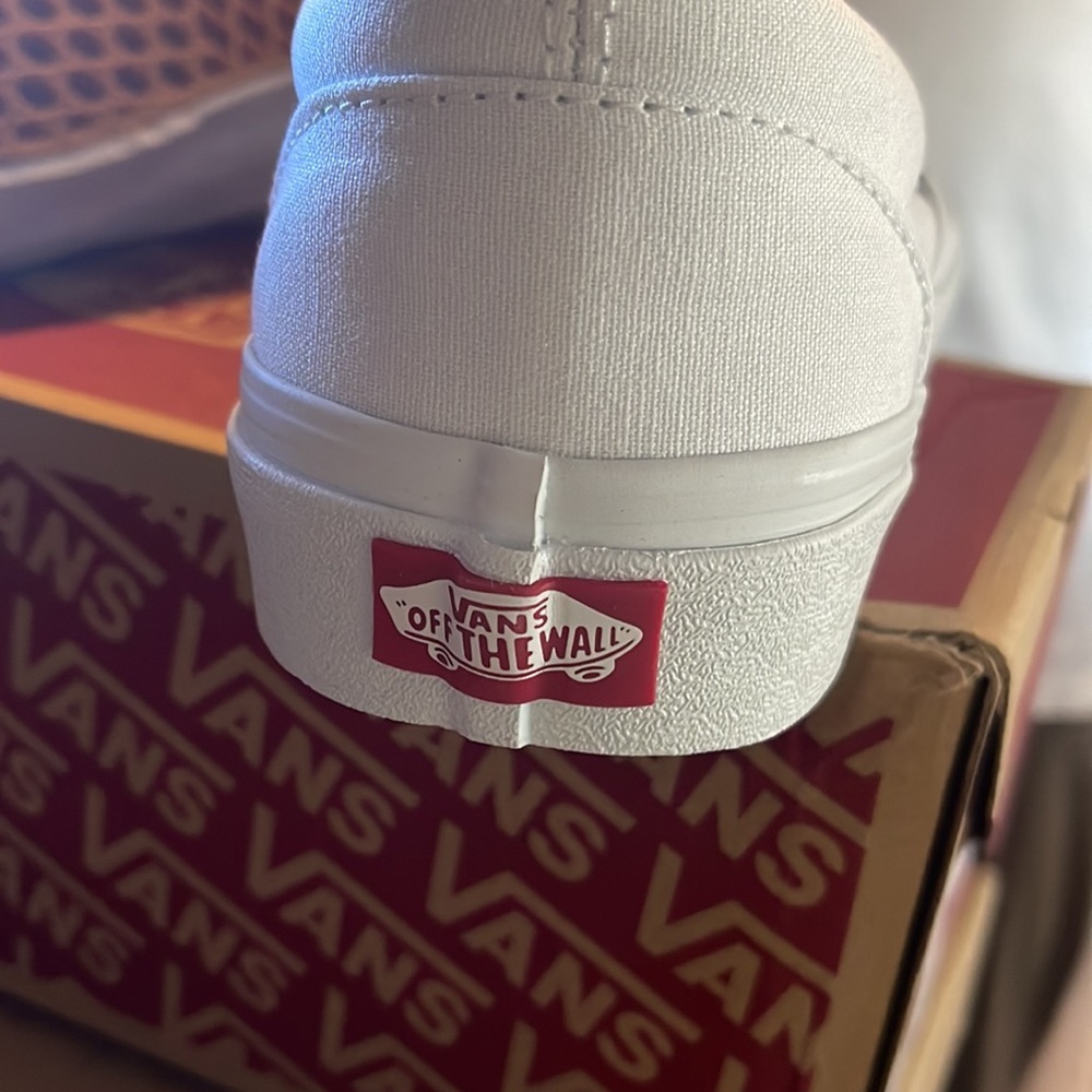 Vans - Picture 4 of 4
